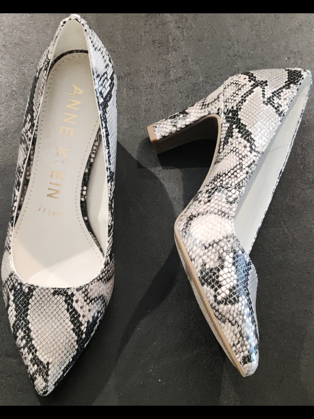 Anne Klein Size 7 Woman’s White Snakeskin Style Stiletto...